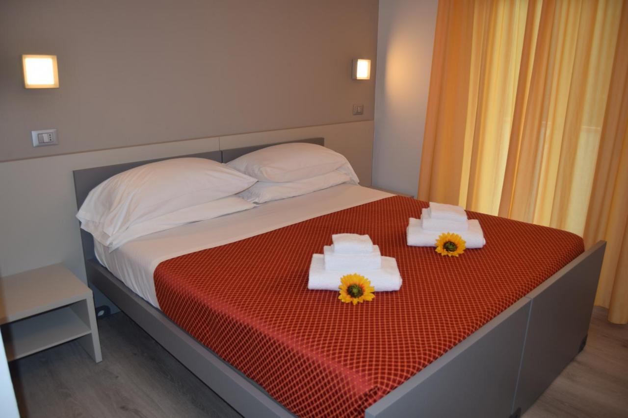 Orchidea Marina Aparthotel Тирения Екстериор снимка