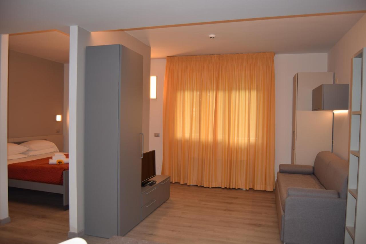 Orchidea Marina Aparthotel Тирения Екстериор снимка