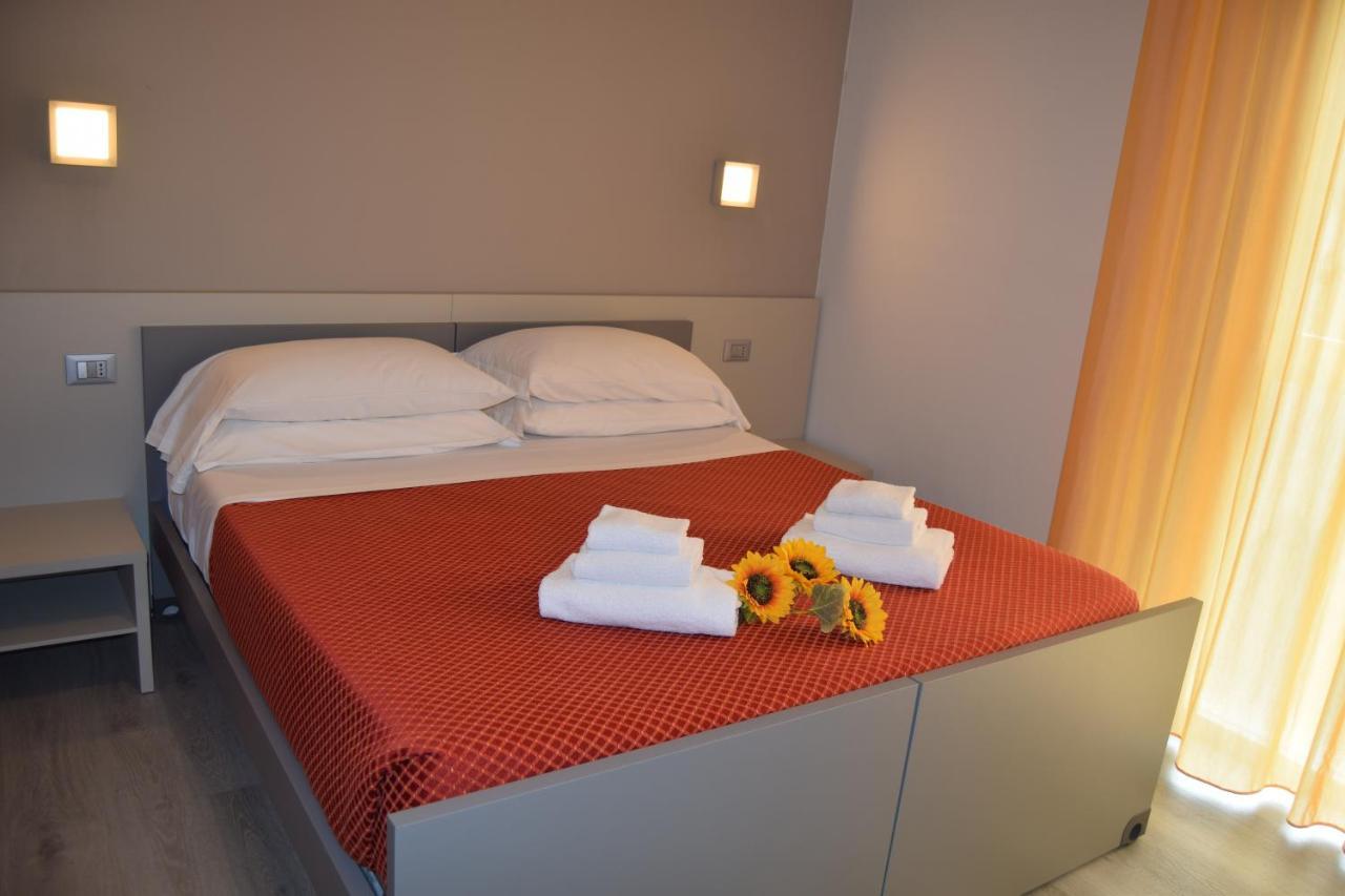 Orchidea Marina Aparthotel Тирения Екстериор снимка