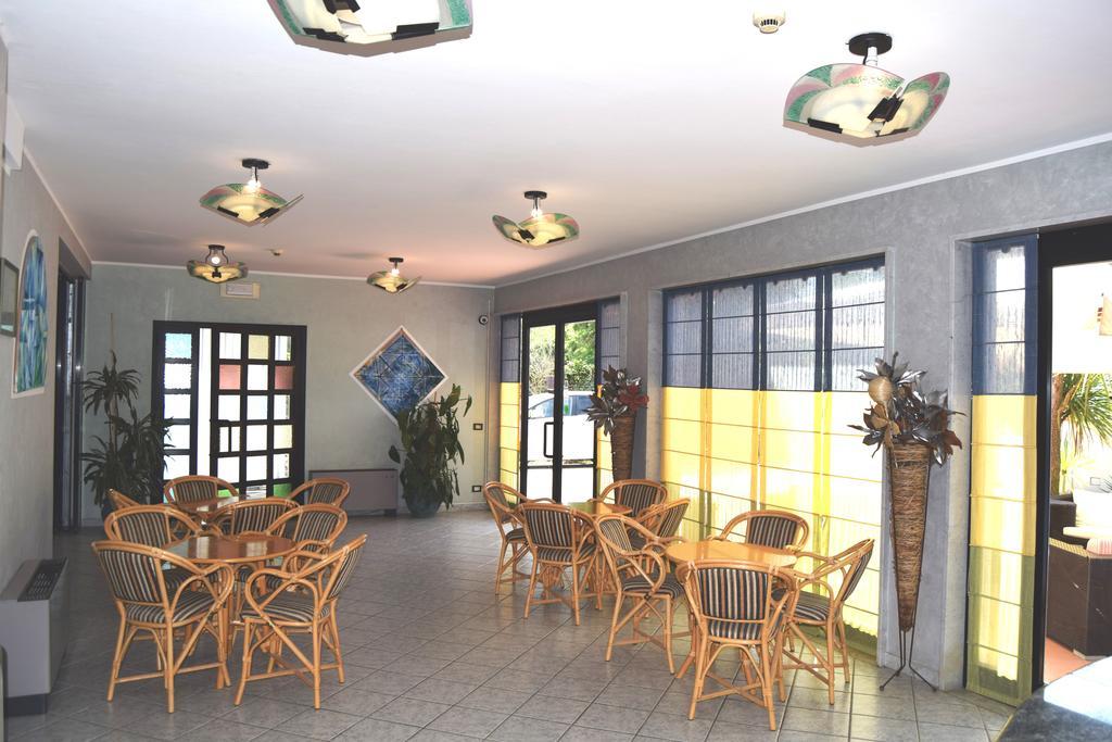 Orchidea Marina Aparthotel Тирения Екстериор снимка